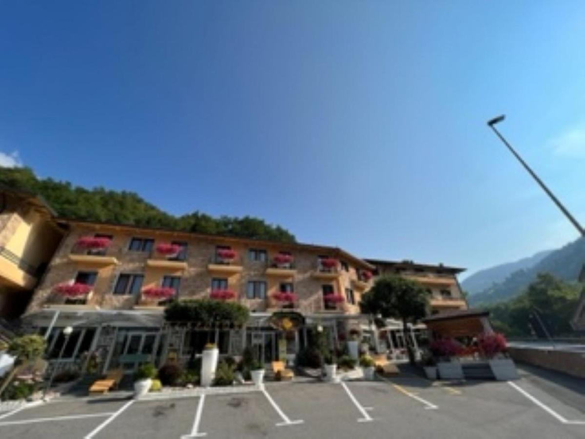 Hotel Iscla Edolo Ngoại thất bức ảnh
