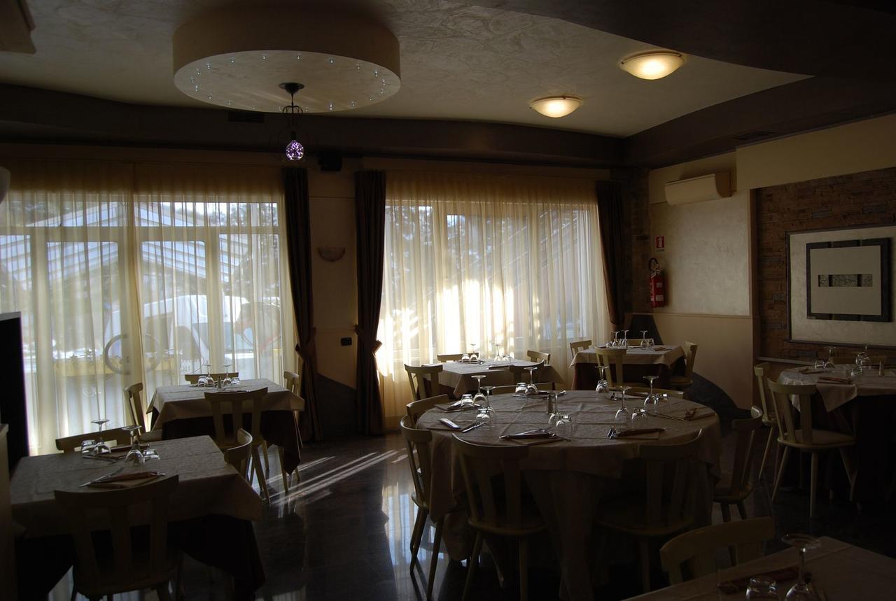 Hotel Iscla Edolo Ngoại thất bức ảnh