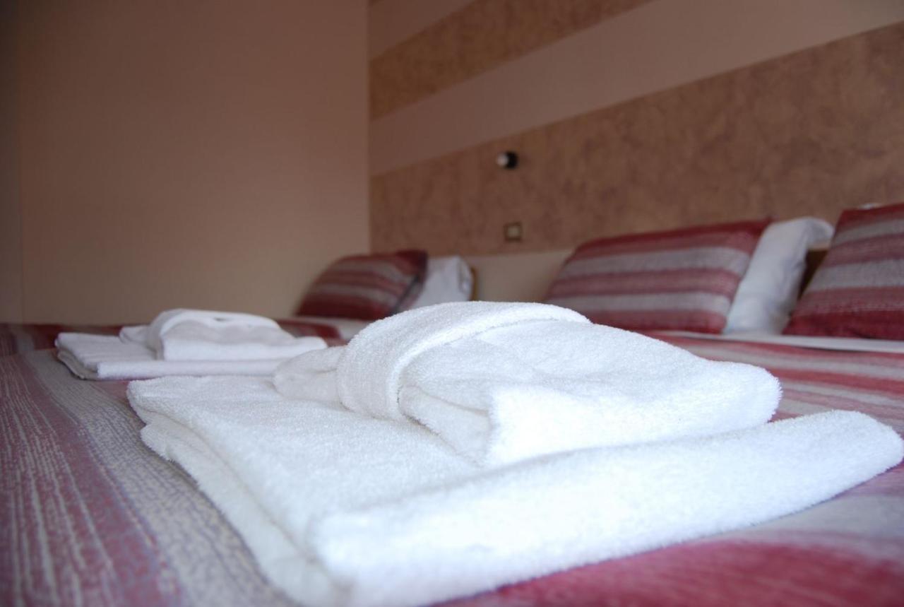 Hotel Iscla Edolo Ngoại thất bức ảnh